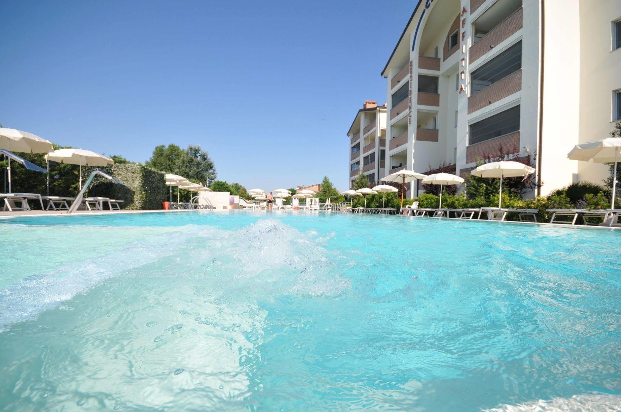 Residence Cleo Llido Degli Estensi Kültér fotó