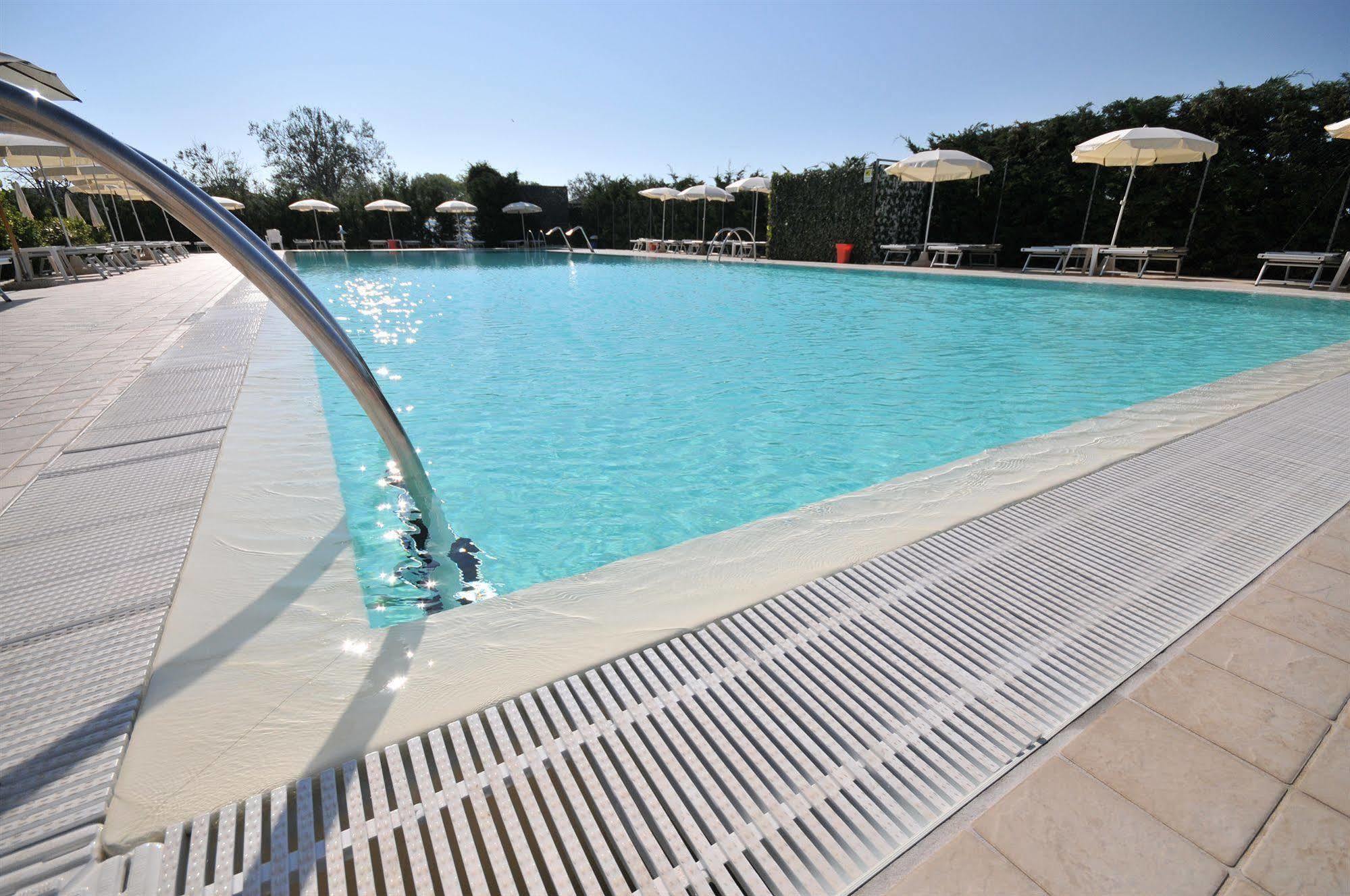 Residence Cleo Llido Degli Estensi Kültér fotó